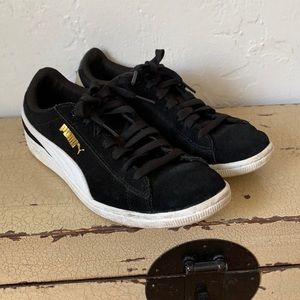 Puma Black and White Suede Women’s Casual Sneakers - Size 8.5